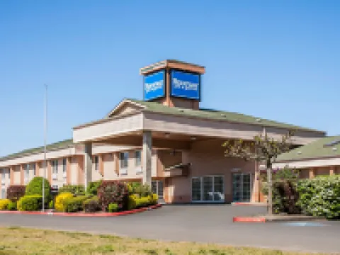 Bridgeway Inn & Suites - Portland Airport Hotels in Gresham