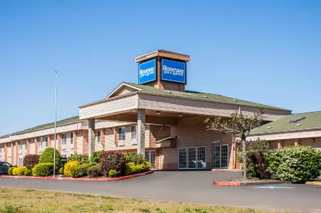Bridgeway Inn & Suites - Portland Airport