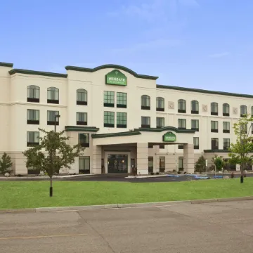 Wingate by Wyndham Bismarck