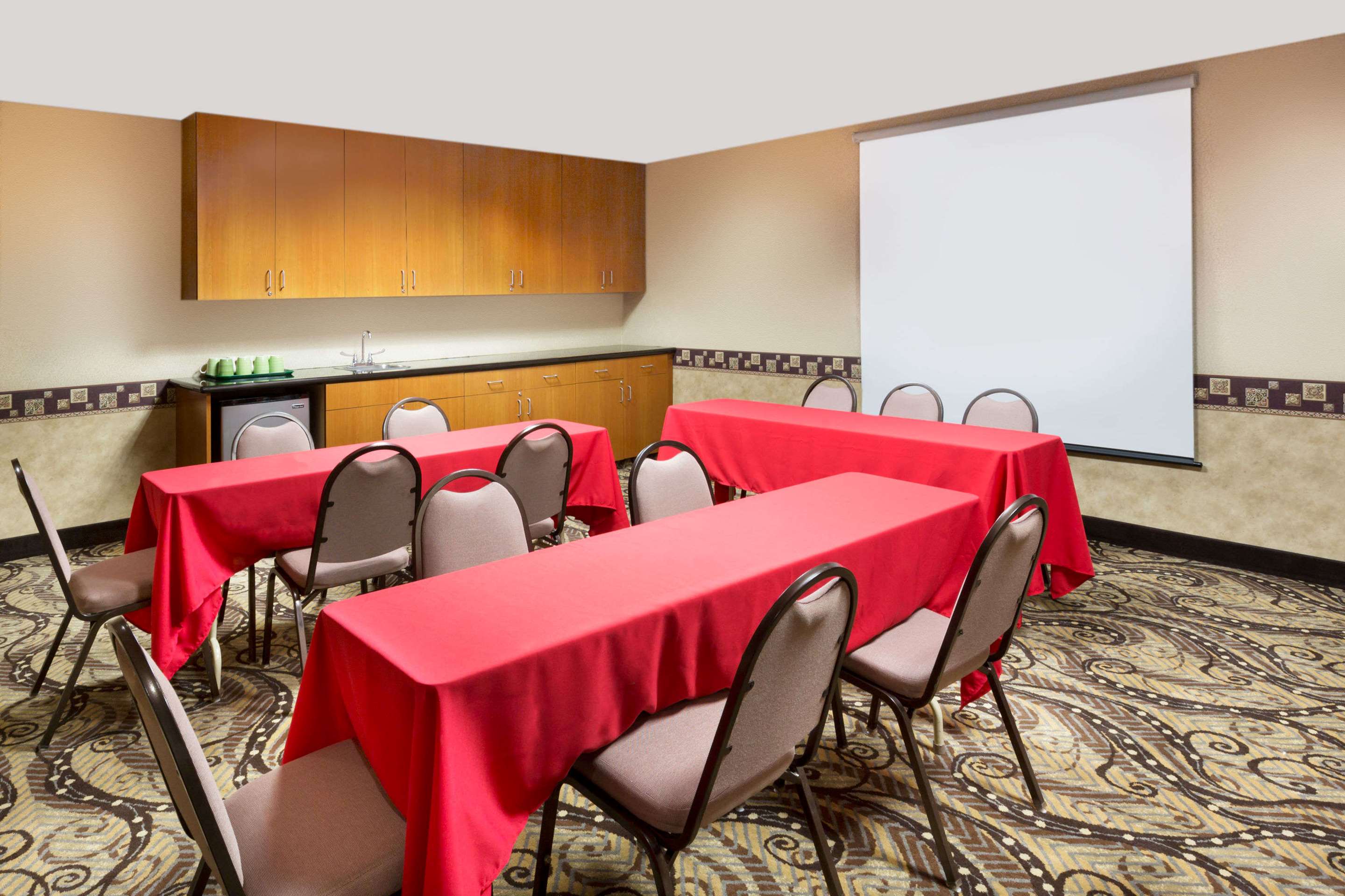 Hawthorn Suites by Wyndham Rancho Cordova/Folsom