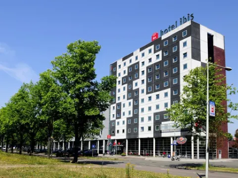 Ibis Amsterdam City West Отели рядом со станцией Слотердижская станция