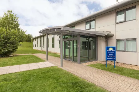 Days Inn by Wyndham Winchester M3 Отели в г. Саттон Скотни