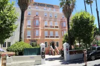 Splendid Hôtel Hotele w: L'Ile-Rousse