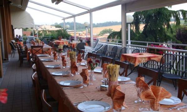 Albergo Hotel Garden Ristorante - Housity