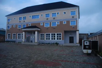 Jaftel Hotel and Suites Hotels near Oluwaga Shopping Complex