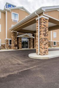 best hotels in wooster ohio