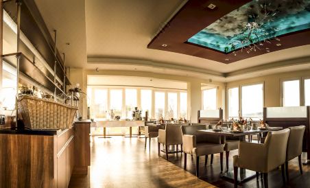 Hotel Warnow - Housity