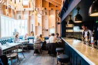 The Swan Hotel - Beach