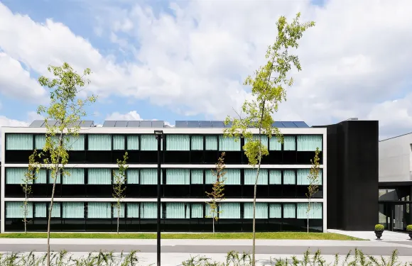 開房村體育温泉酒店