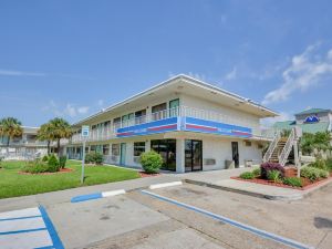 Motel 6 Gulfport, MS – Airport