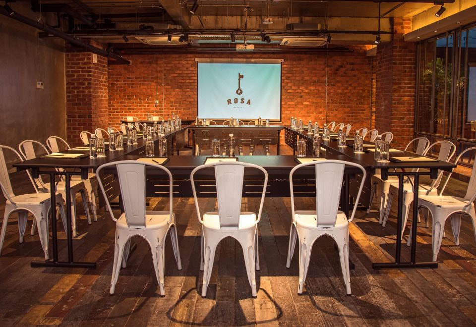 1. 로사 말라카..