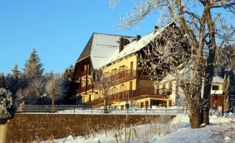 Auberge de la Petite Ferme, Super-Besse Est, the Originals Relais (Qualys-Hotel)