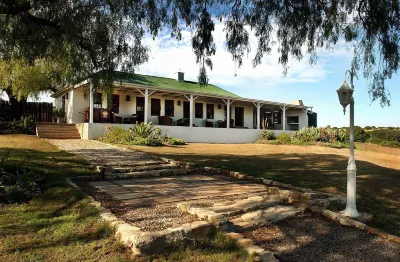 Leeuwenbosch Shearers Lodge - Amakhala Game Reserve Отели в г. Grahamstown
