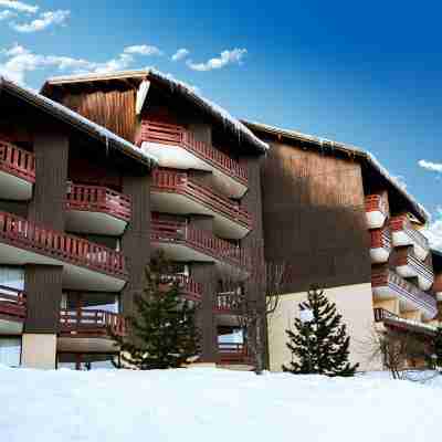 VVF Les sittelles à Montalbert Hotel Exterior