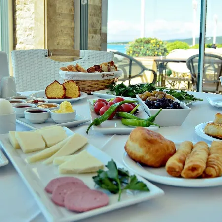 Cunda Kivrak Hotel