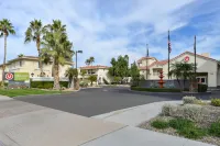 SureStay Plus Hotel by Best Western Tempe University Отели рядом с достопримечательностью «Shi»