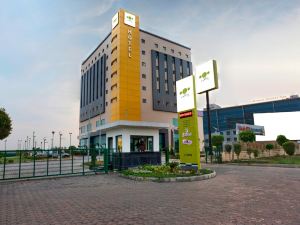 Hotel Caspia Pro Greater Noida