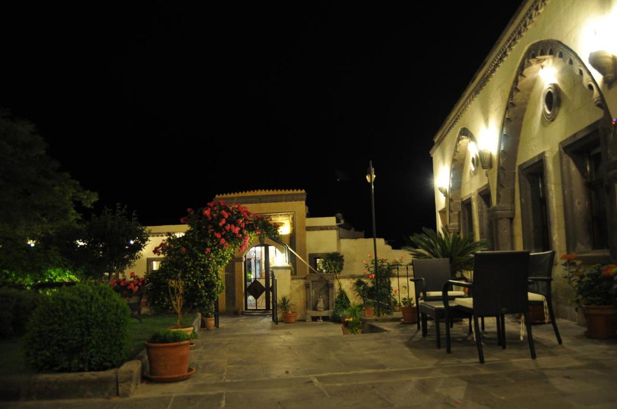 Hotel Lale Saray (Hotel Lalesaray)