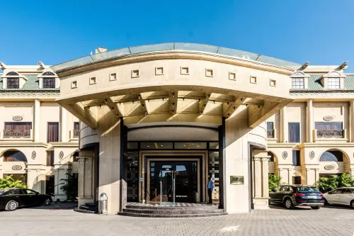Golden Chariot Vasai - Hotel and Spa - Pools