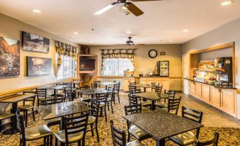 Quality Inn & Suites Hendersonville - Flat Rock