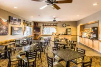 Quality Inn & Suites Hendersonville - Flat Rock Hotels in Blue Ridge