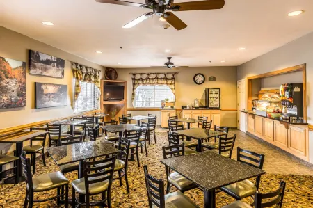 Quality Inn & Suites Hendersonville - Flat Rock