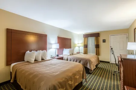 Quality Inn & Suites Near Lake Oconee
