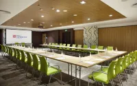 Hilton Garden Inn Ufa Riverside - parking