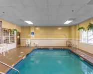 AmericInn by Wyndham Cedar Rapids North - Pools