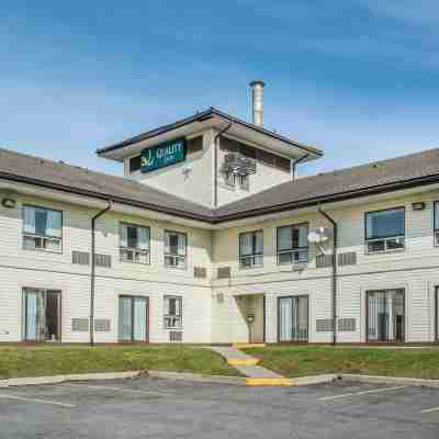 Days Inn by Wyndham Barrie Hotel Exterior