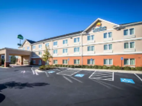 Comfort Inn & Suites Augusta Fort Eisenhower Area Hotels in Augusta