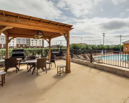 Comfort Suites Cotulla Near I-35 Отели в г. Котулла