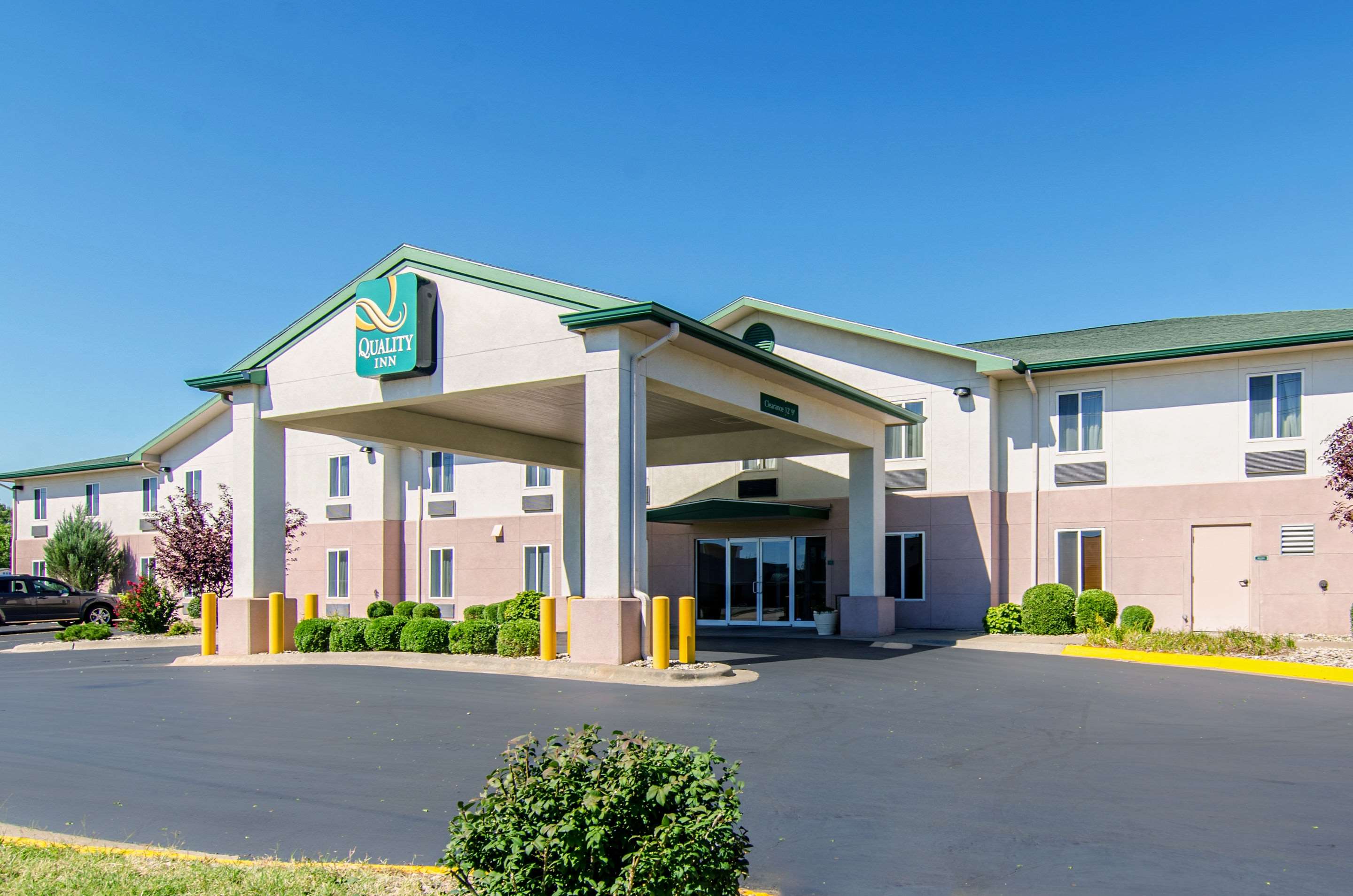 Quality Inn Junction City - Near Fort Riley