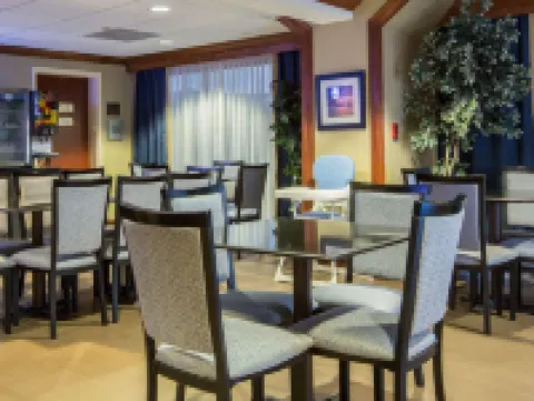 Comfort Suites Cumming-Atlanta Near Northside Hospital Forsyth Hotels in Forsyth County