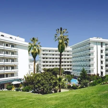 Hotel Gran Garbi & AquaSplash