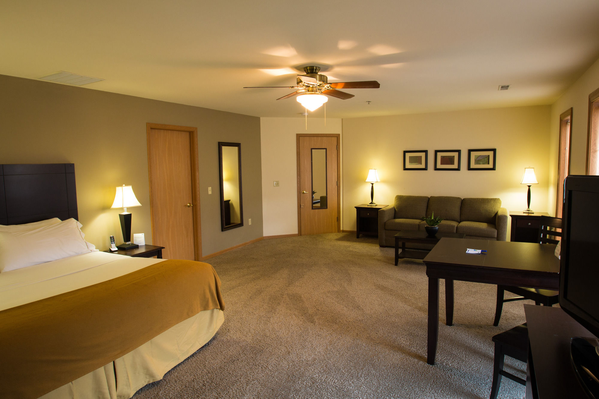 Holiday Inn Express Wisconsin Dells, an Ihg Hotel