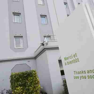 Kyriad le Blanc Mesnil Hotel Exterior