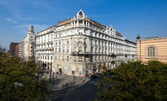 Karoly Corner Residences