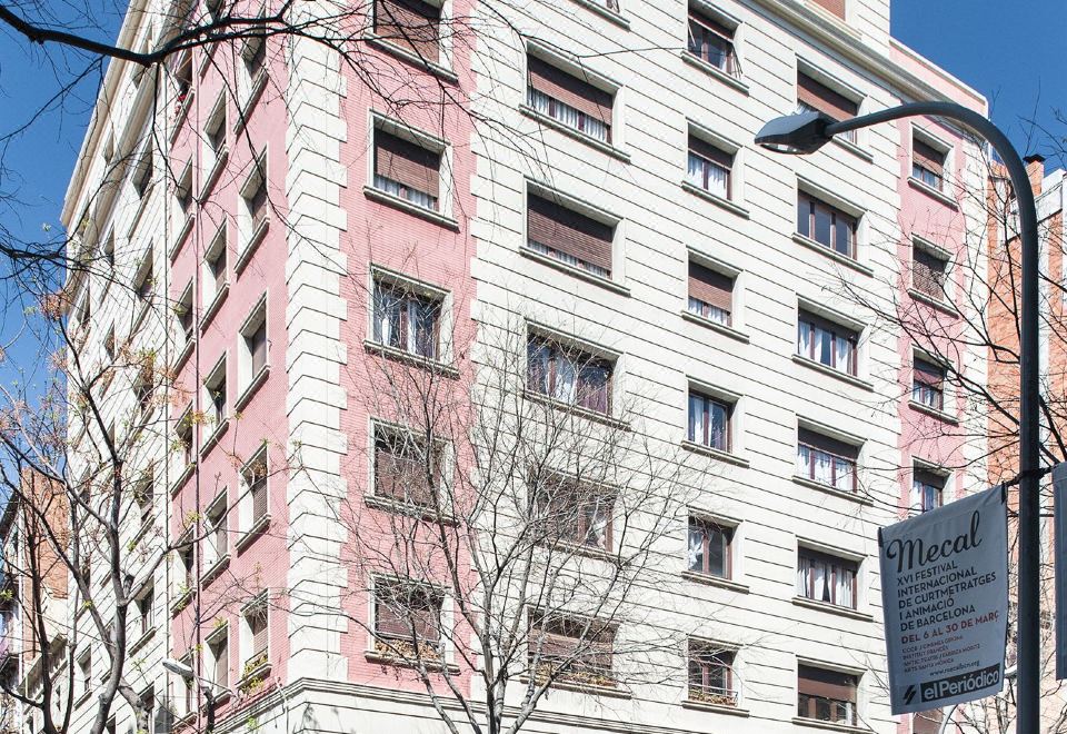 Eixample Building Apartments by Mercedes Heritage