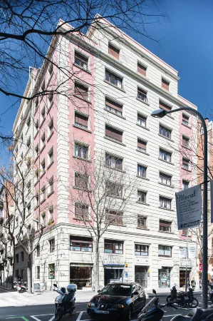 Eixample Building Apartments by Mercedes Heritage