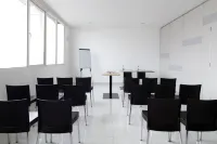 Amaris Hotel Panakkukang Hotels in Panakkukang