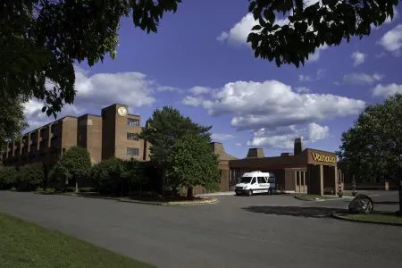 Valhalla Hotel & Conference Centre Отели рядом с Аэропорт Тандер Бэй