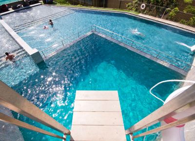 屋外プール サンスリ プーケットの写真