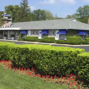 Atlantic Inn Hotel dekat New England Dodge Music Center