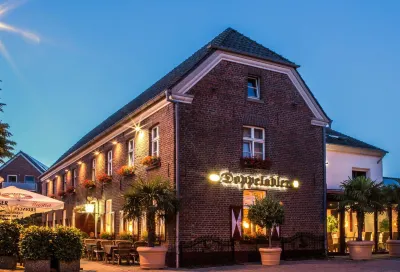 Hotel Restaurant Doppeladler Отели в г. Хальдерн