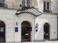 Timhotel Tour Montparnasse Hotel berhampiran Stesen Metro Vavin