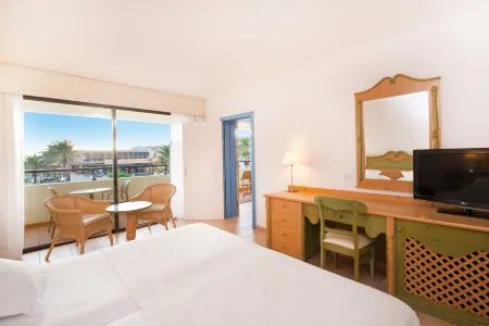 伊波羅之星海浪普拉亞加維奧塔斯全包酒店