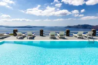 Oia Suites Hotels in Finikia