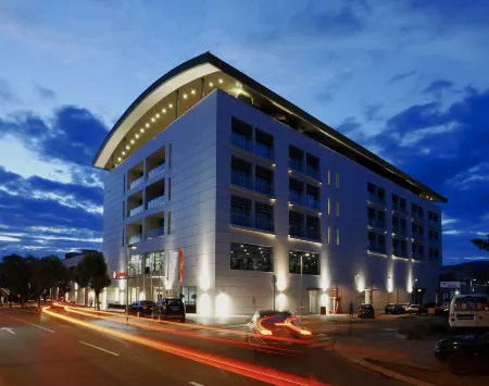 Ramada by Wyndham Podgorica Отели рядом с достопримечательностью «Собор Воскресения Христова»