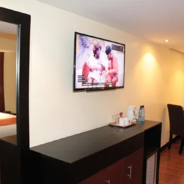 Best Western Plus Meridian Hotel